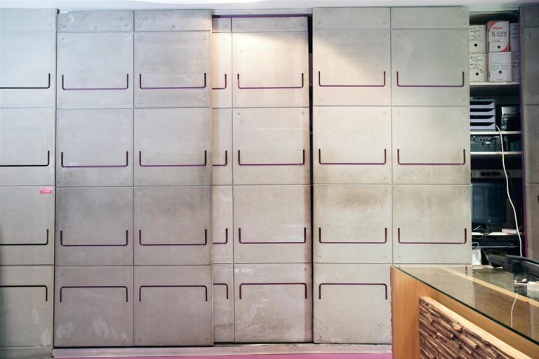 Matali Crasset - Décor intérieur de l'entrée, du lobby et de l'e-shop, comprena…