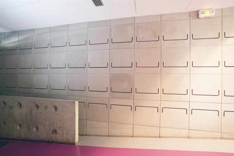Matali Crasset - Décor intérieur de l'entrée, du lobby et de l'e-shop, comprena…