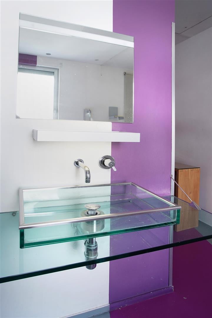 Matali Crasset - Décoration intérieure de la chambre 55 " technocorner ", compr…