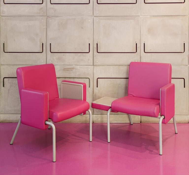 Matali Crasset - Paire fauteuils " Il capriccio di Ugo ", structure en acier ga…