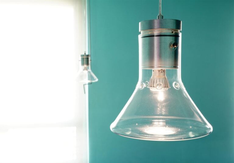 Matali Crasset - Trois suspensions " Hi Light " en verre et aluminium, réalisée…