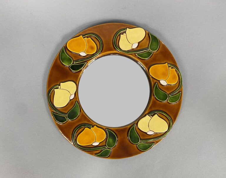Mithé ESPELT (1923-2020) - Miroir circulaire en céramique émaillée à décor de g…