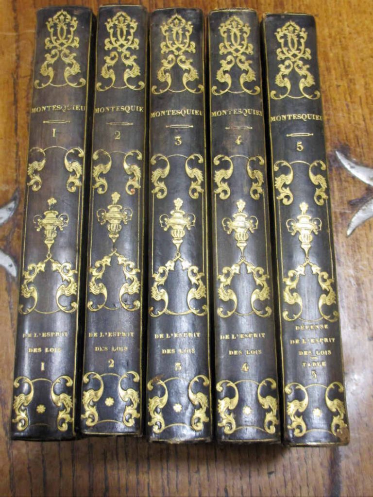 MONTESQUIEU. - OEuvres. - Paris. Lefèvre, 1826. - 5 volumes. In-8°. Demi-reliur…
