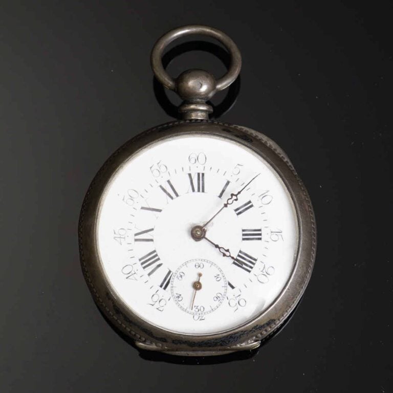 Montre de gousset en argent (925°/oo). Cadran émaillé, à indication des heures…