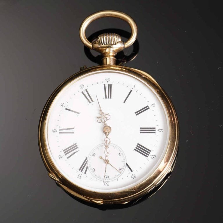 Montre de gousset en or jaune 18K (750°/oo). Le cadran émaillé, à indication de…