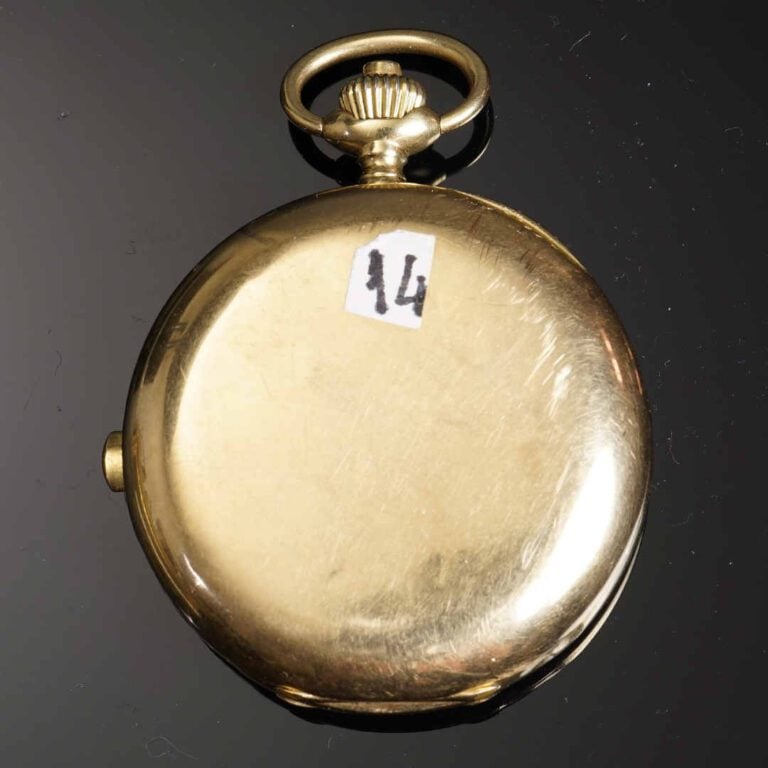 Montre savonnette en or jaune 18K (750°/oo) faisant chronomètre. Cadran émaillé…