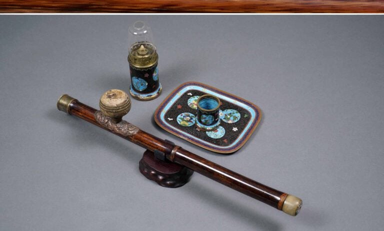 NECESSAIRE A CONSOMMER L'OPIUM COMPOSITE - Chine, Vers 1900 - Il comprend: - >…