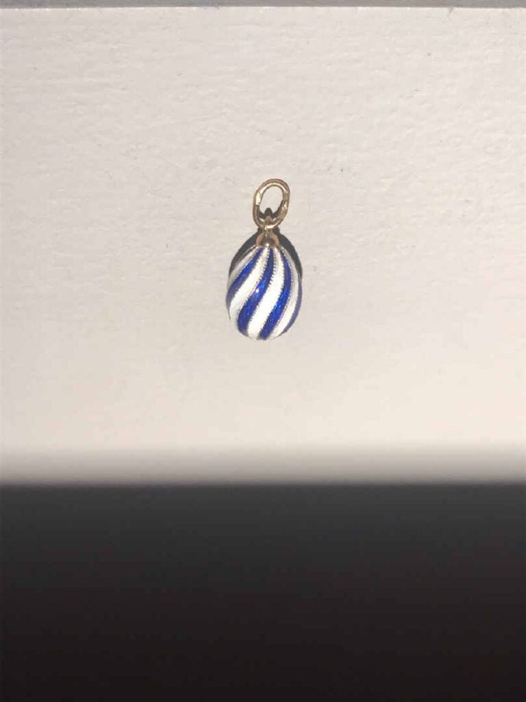 Oeuf de Pâques miniature pendentif en argent 800 millièmes et émail blanc et bl…