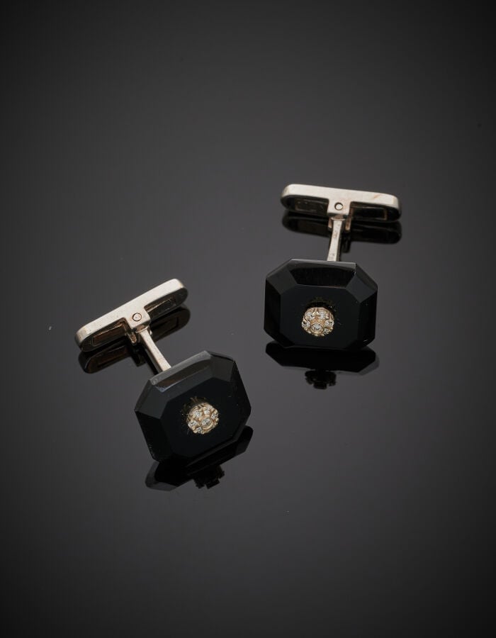Paire de BOUTONS de MANCHETTES octogonaux en or gris (375‰) 9 carats et argent…