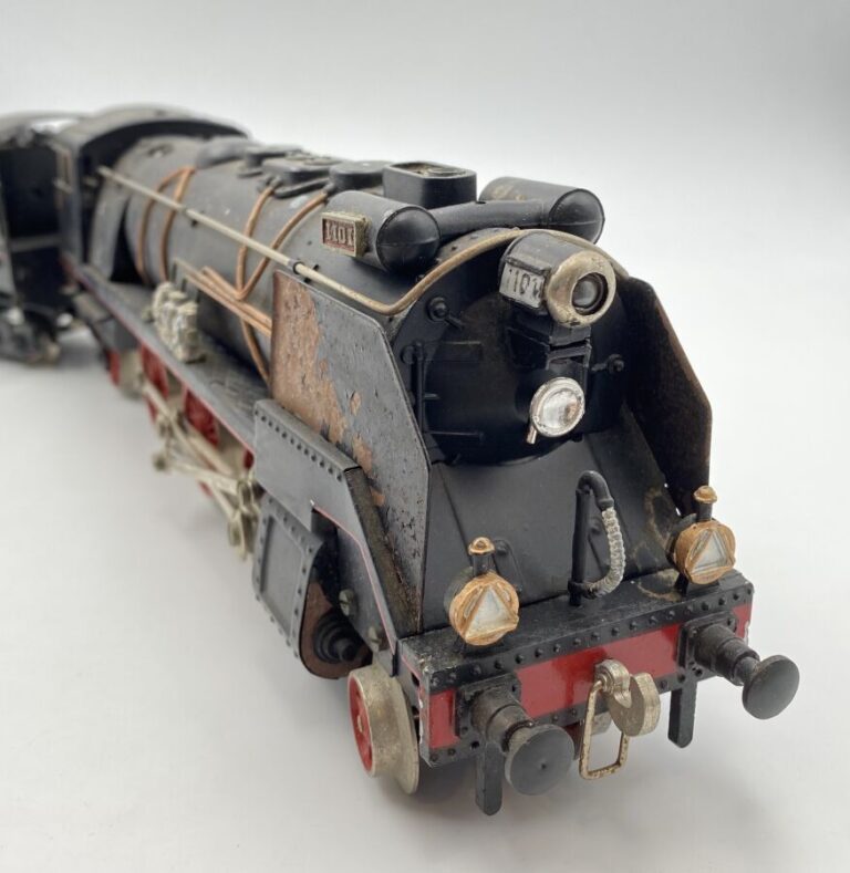 PAYA Espagne, loco type vapeur 131 avec tender méca. Électrique