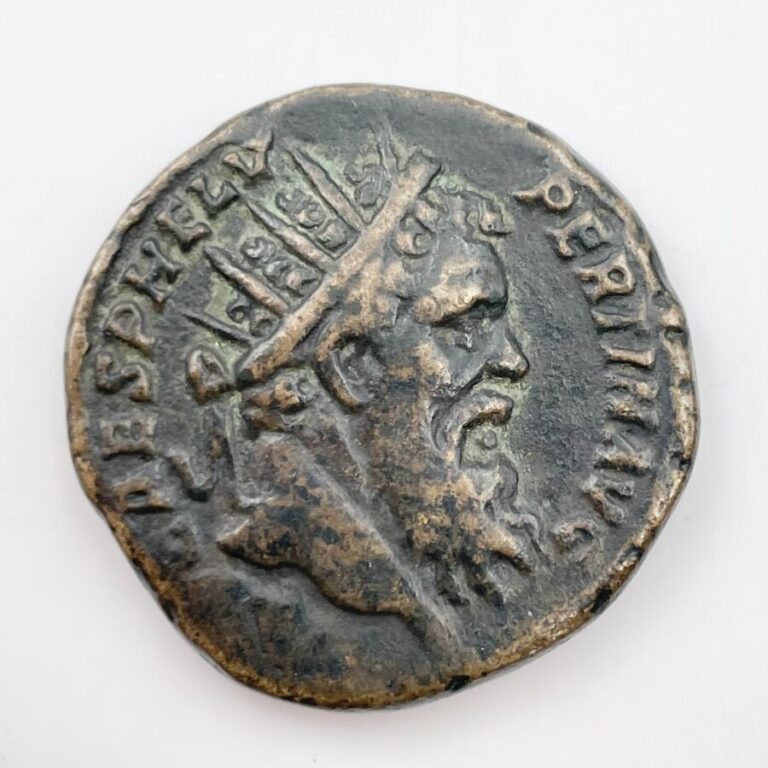 Pertinax (193 ap. J.-C.). « Padouan » en bronze, d'après Giovanni Cavino, au du…