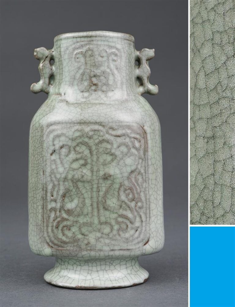 PETITE VAISSELLE ARCHAISANTE EN GRES PORCELAINEUX A COUVERTE CELADON CRAQUELEE,…