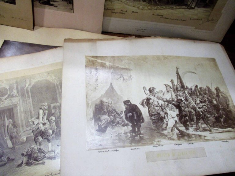 PHOTOGRAPHIES. - RUSSIE. - Lot de 3 clichés originaux (30 x 49 cm montés sur ca…