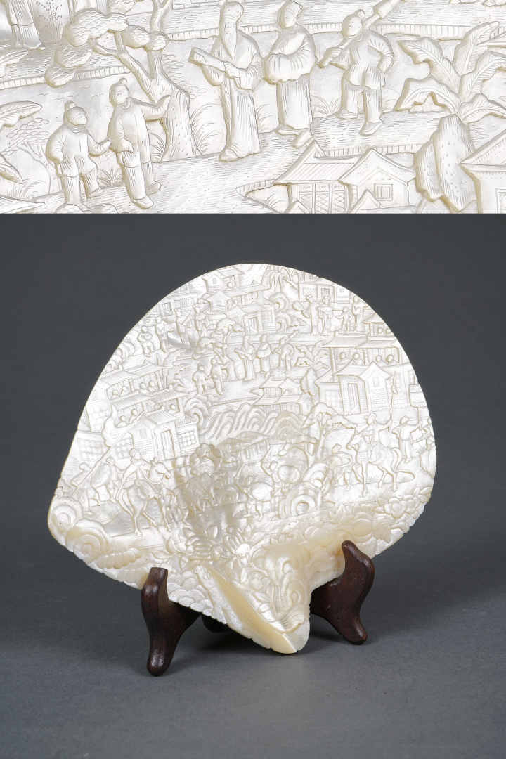 PINTADINE / COQUILLAGE SCULPTE A DECOR D'UNE SCENE DE BATAILLE - Chine, Canton…