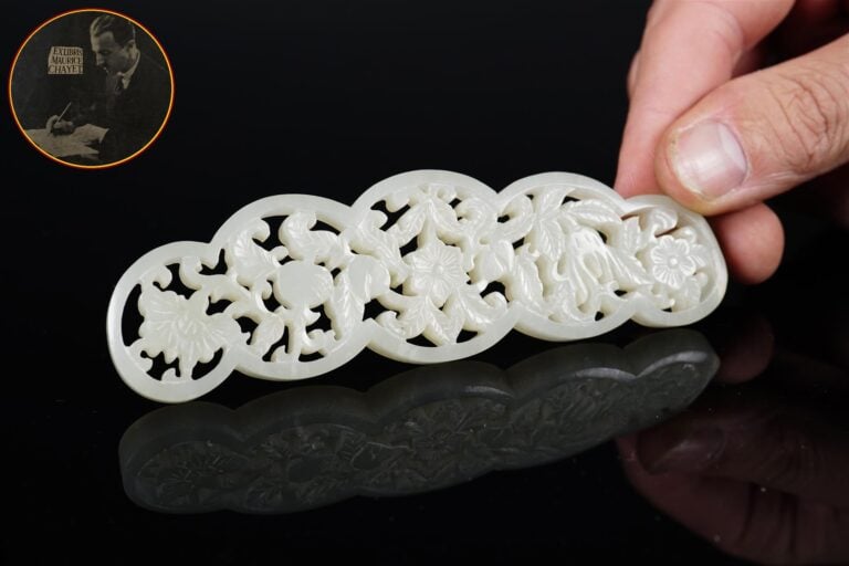 PLAQUE / PENDENTIF EN JADE NEPHRITE BLANC AUX " TROIS ABONDANCES ", SANDUO / ??…