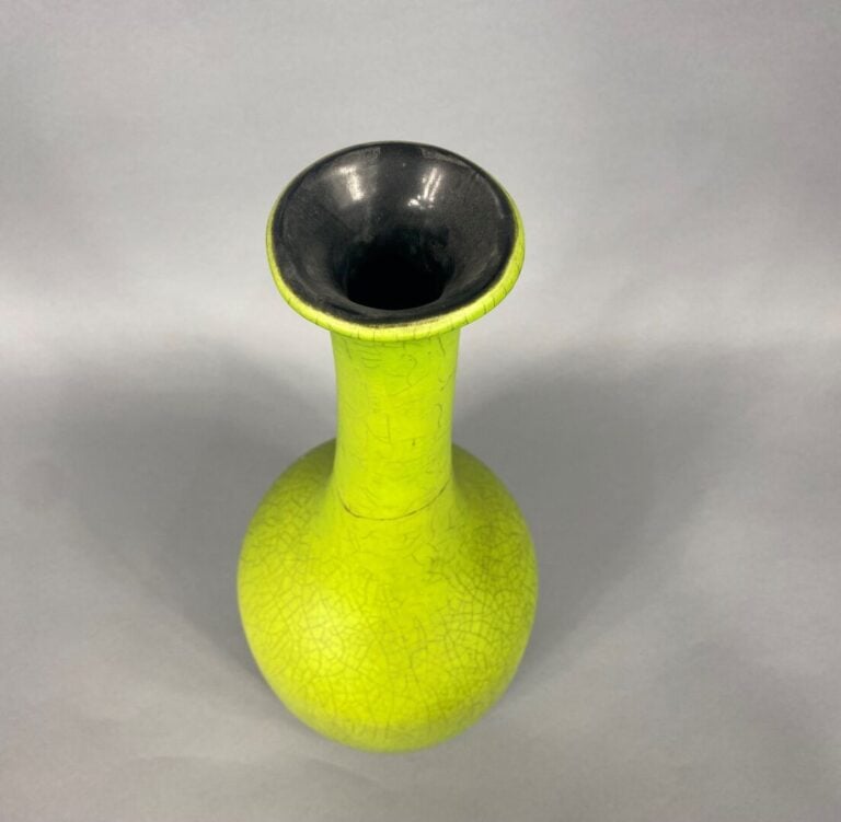 Pol CHAMBOST (1906-1983) - Grand vase bouteille en céramique émaillée craquelée…