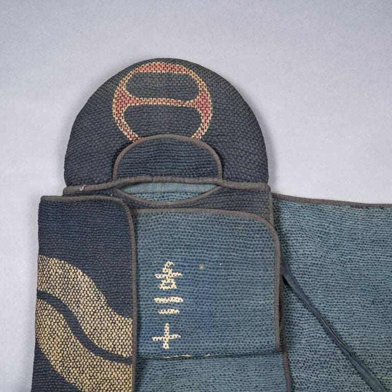 RARE CHAPEAU DE POMPIER EN COTTON - Japon, Période Meiji - Cotton teinté dans l…