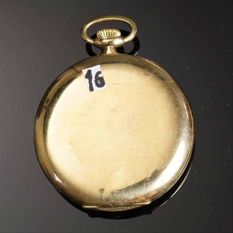 RENE SCHIAVON CIE - Montre extraplate en or jaune 18K (750°/oo). Cadran argenté…