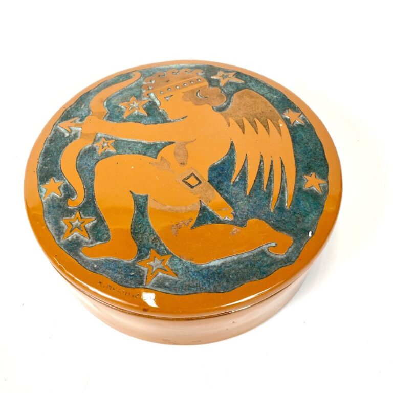 Robert MEQUINION (1905-1985) - Boîte ronde en céramique émaillée orange sur fon…