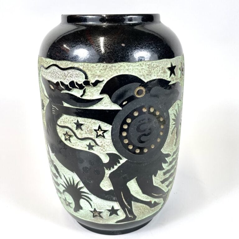 Robert MEQUINION (1905-1985) - Grand vase ovoïde en céramique émaillée noire su…