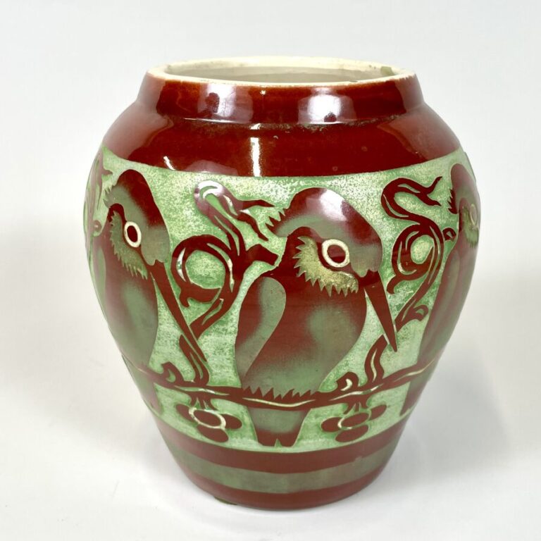 Robert MEQUINION (1905-1985) - Vase ovoïde à petit col en céramique émaillée ro…