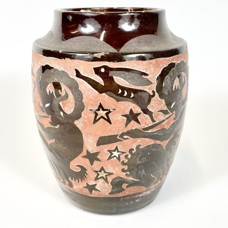 Robert MEQUINION (1905-1985) - Vase ovoïde en céramique émaillée marron sur fon…