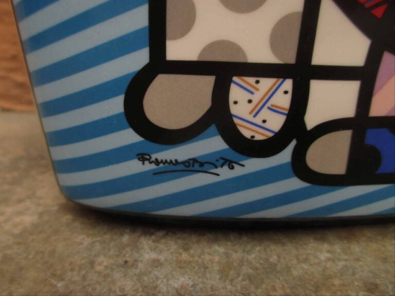 Romero BRITTO (XXe siècle) - Ginger - Vase en céramique. - Signé. - H. : 17 cm…