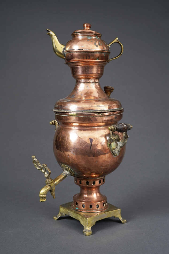 SAMOVAR EN CUIVRE - Turquie, Vers 1900 - Marque au dessous de la théière: ISTAM…