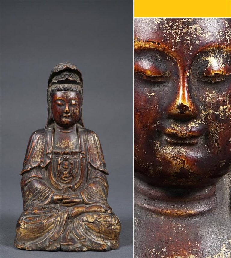 SUJET EN BOIS SCULPTE, LAQUE ET DORE A L'EFFIGIE DE LA DEESSE DE LA COMPASSION,…