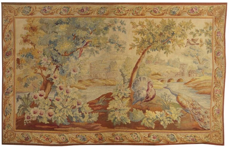 TAPISSERIE D'AUBUSSON - Verdure polychrome à décor d'un paon et d'un dindon dan…
