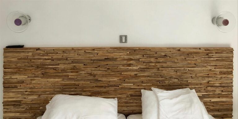 Tête de lit bois. 123 x 215 cm [64]
