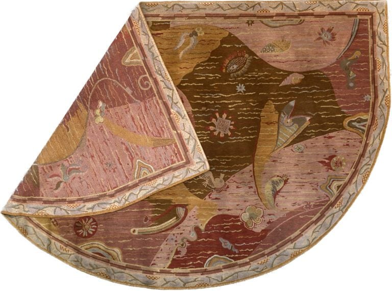 Tommy SIMPSON (1939) - Tapis en laine rase à décor de motifs floraux stylisés e…