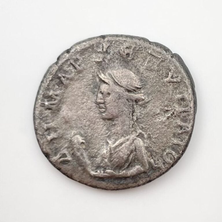 Trajan (98-117). Cappadoce, Césarée. Drachme au buste d'Artémis, c. 112-117. 3,…