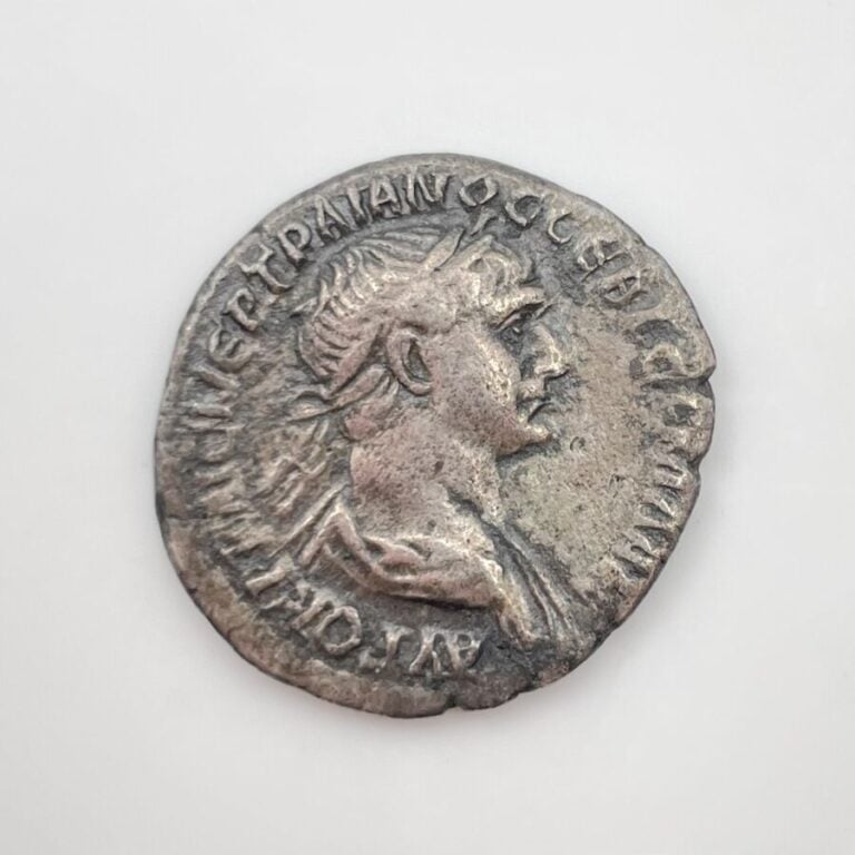 Trajan (98-117). Cappadoce, Césarée. Drachme au buste d'Artémis, c. 112-117. 3,…