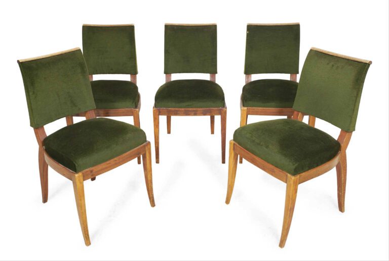 TRAVAIL ART DECO - Ensemble comprenant une table et cinq chaises. Table de form…