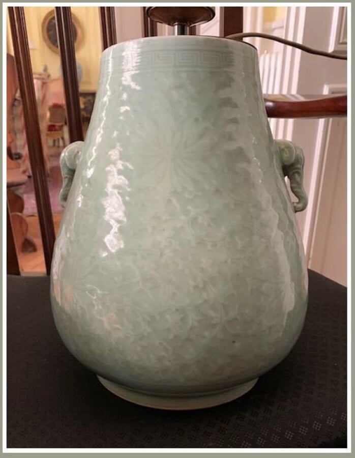 VASE EN PORCELAINE CELADON, ZUN - Chine, Dynastie Qing, Epoque XIXe siècle - Re…