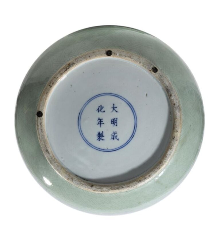 VASE EN PORCELAINE CELADON, ZUN - Chine, Dynastie Qing, Epoque XIXe siècle - Re…