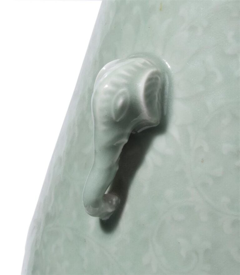 VASE EN PORCELAINE CELADON, ZUN - Chine, Dynastie Qing, Epoque XIXe siècle - Re…