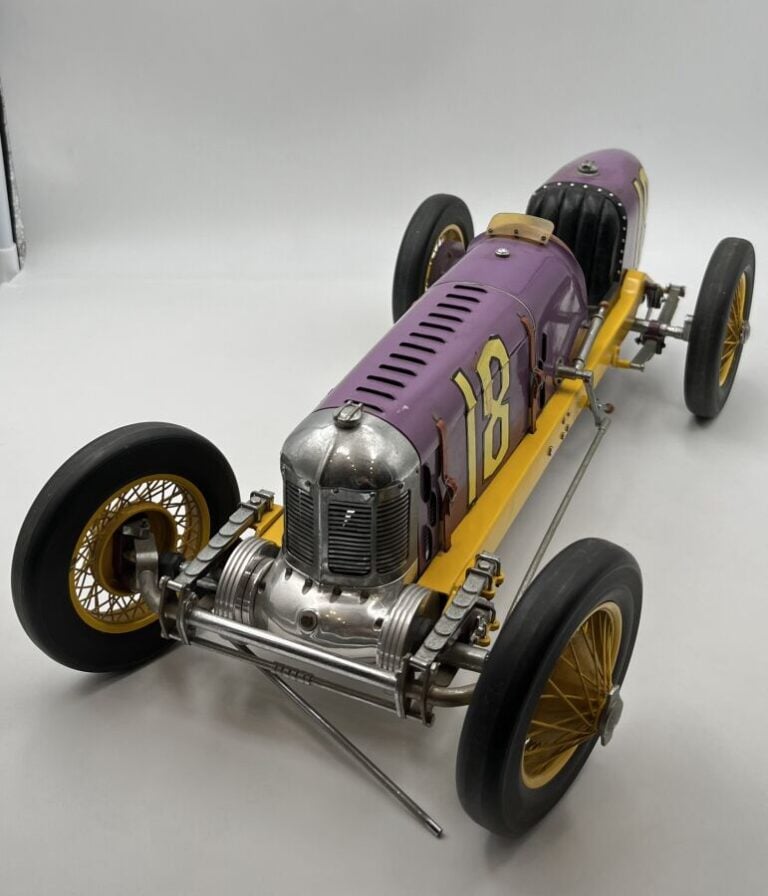 Voiture grand prix ; modélisme par Armand Ferre, d'une Miller 91 Indy racer à é…
