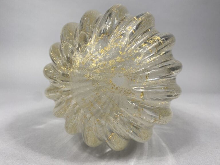 ZANETTI MURANO - Vase en verre épais à inclusions de paillons dorés - Signé - H…