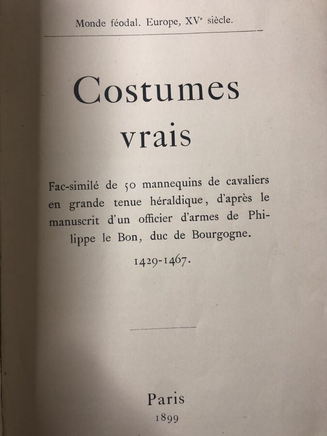 ANONYME. - Costumes vrais. Édité à Paris sans mention d'éditeur en 1899. De for…