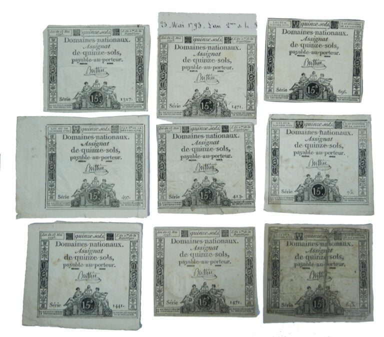 Assignat - - Lot de neuf assignats de quinze Sols Série diverses - Etat : B, co…