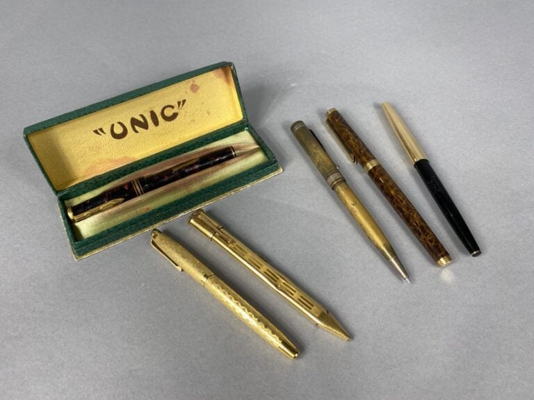 BAYARD, Daniel HECHTER, GOLDSTARRY, etc - Lot de stylos-plume et stylos bille d…