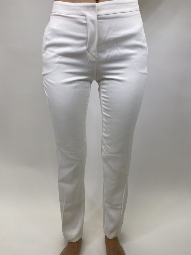 CHANEL - Pantalon en tissu satiné blanc - Taille 36 - Long. : 99 cm - (légères…