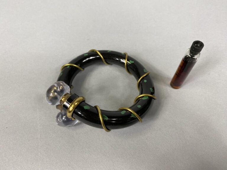 Christian DIOR Paris - Poison (1985) - Flacon bracelet jonc en verre et métal l…