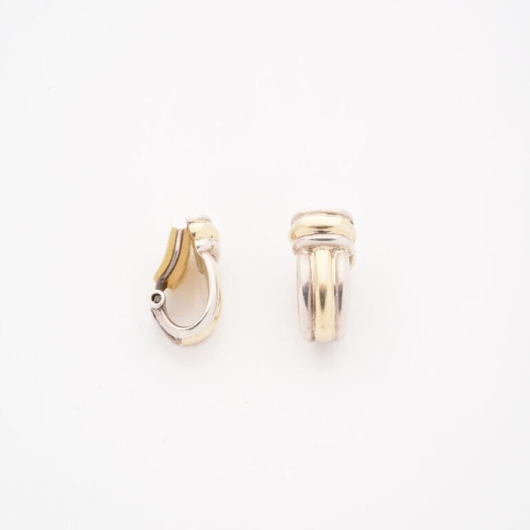CHRISTOFLE - Paire de clips d'oreilles en or jaune (750) et argent (925) à moti…