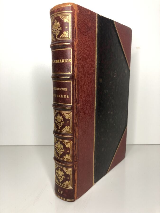 FLAMMARION (Camille). - Astronomie des Dames. Édité à Paris chez Ernest Flammar…