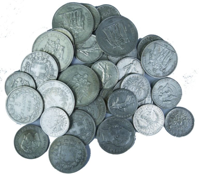 France - divers - Important lot de monnaies en argent comprenant : - -Deux Ecus…