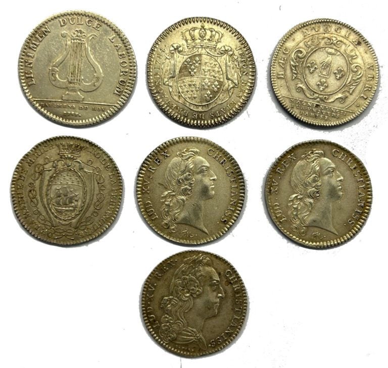 * France - Jetons - Lot de sept Jetons comprenant : - -Un Jeton « Charlemagne »…