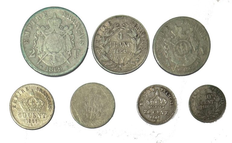 France - Napoléon III (1852-1870) - Lot de huit monnaies diverses comprenant :…